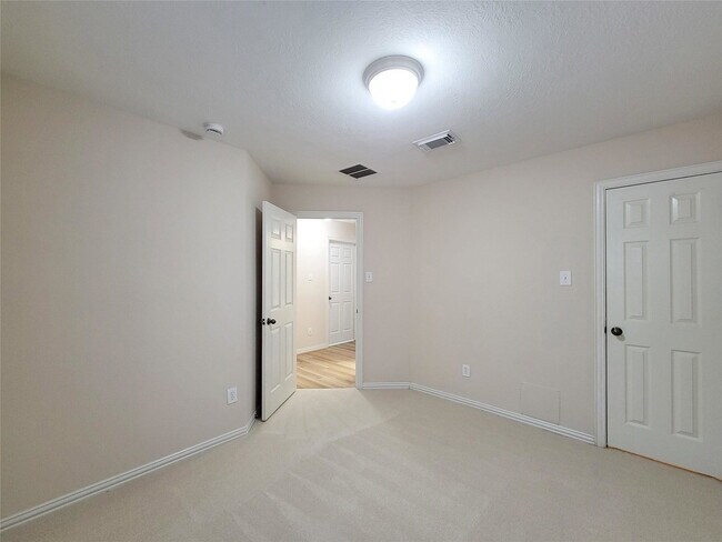 Building Photo - Haley Court, Pearland, TX 77584 - 3 BR 2.5 BA single-family home