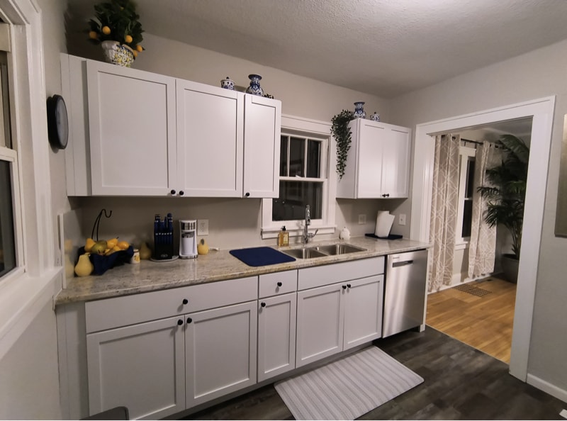 Building Photo - 607 7th Ave SE