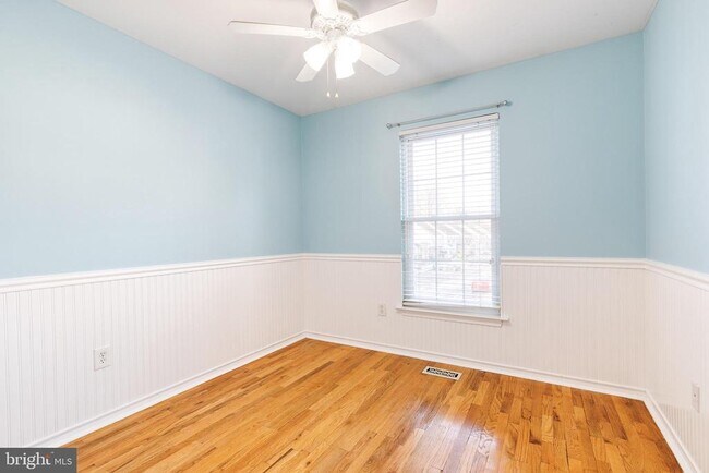 Building Photo - 684 Lions Gate Ln