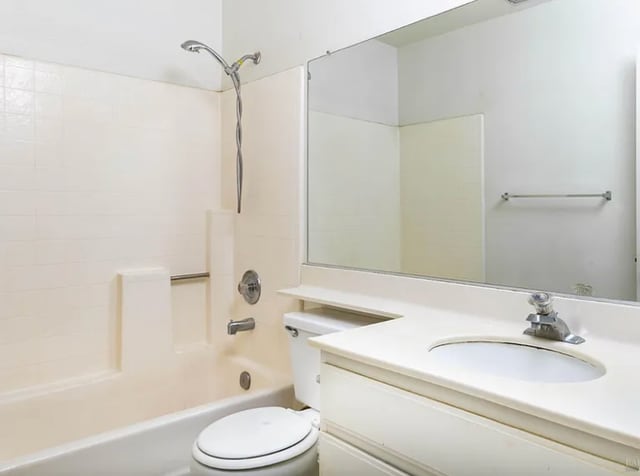 Building Photo - 44609 Grove Ln