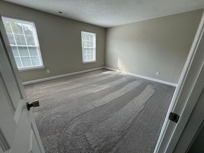 Building Photo - 635 Woodington Ln