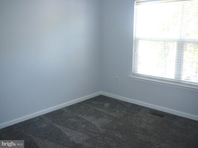Building Photo - 406 Park Cove Dr