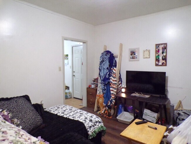 Building Photo - 316 Main St