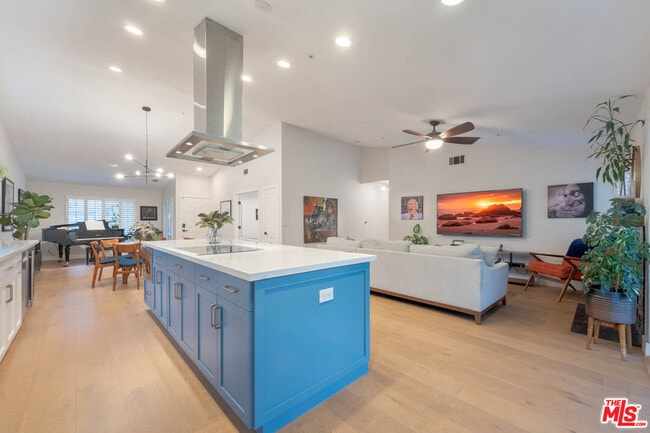 Building Photo - 1220 Dincara Rd