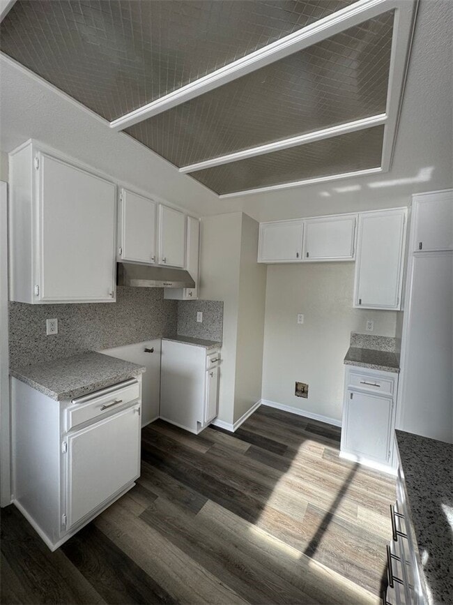 Building Photo - 231 Laurelwood Ln
