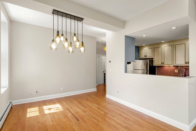 Building Photo - 30 E Concord St