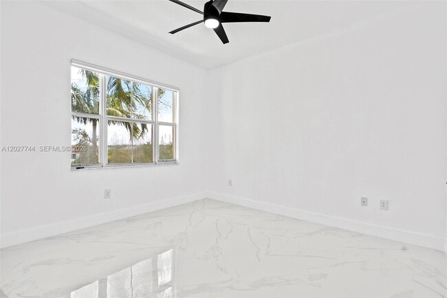 Building Photo - 4404 SW 160th Ave