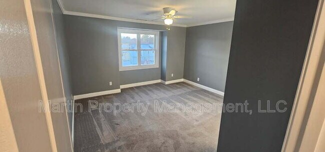 Building Photo - 94 Tennis Plaza Rd