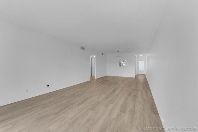 Building Photo - 3003 Portofino Isle