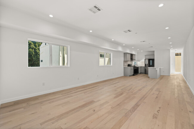 Building Photo - 3564- 3566 Eagle Rock Blvd Los Angeles, CA...