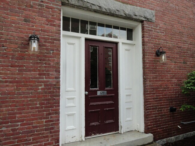 Building Photo - 125 West Merrimack St