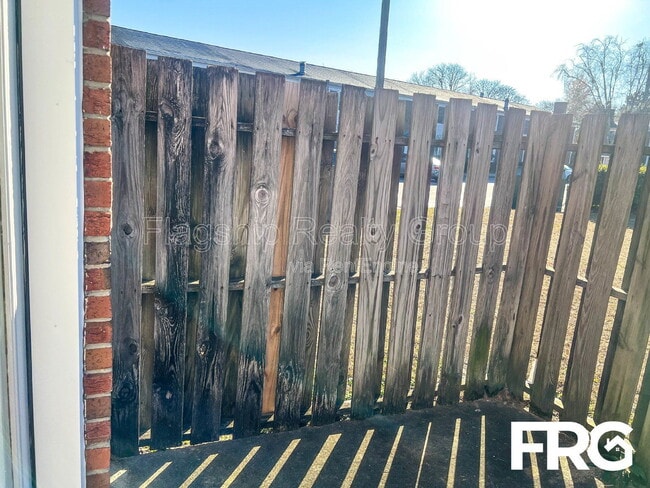 Building Photo - 100 Kristin Dr