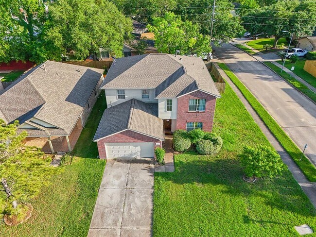 Building Photo - 16815 Watering Oaks Ln
