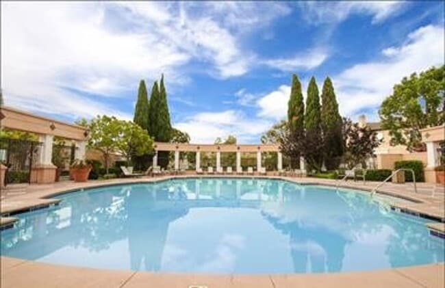 Building Photo - 3 Bedroom spacious home in beautiful Aliso Viejo