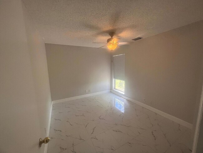 Building Photo - 3502 Waterview Cir