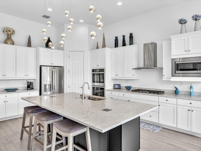 Building Photo - 8928 Bastille Cir E