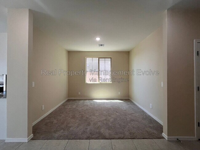 Building Photo - 4617 S 108th Ave