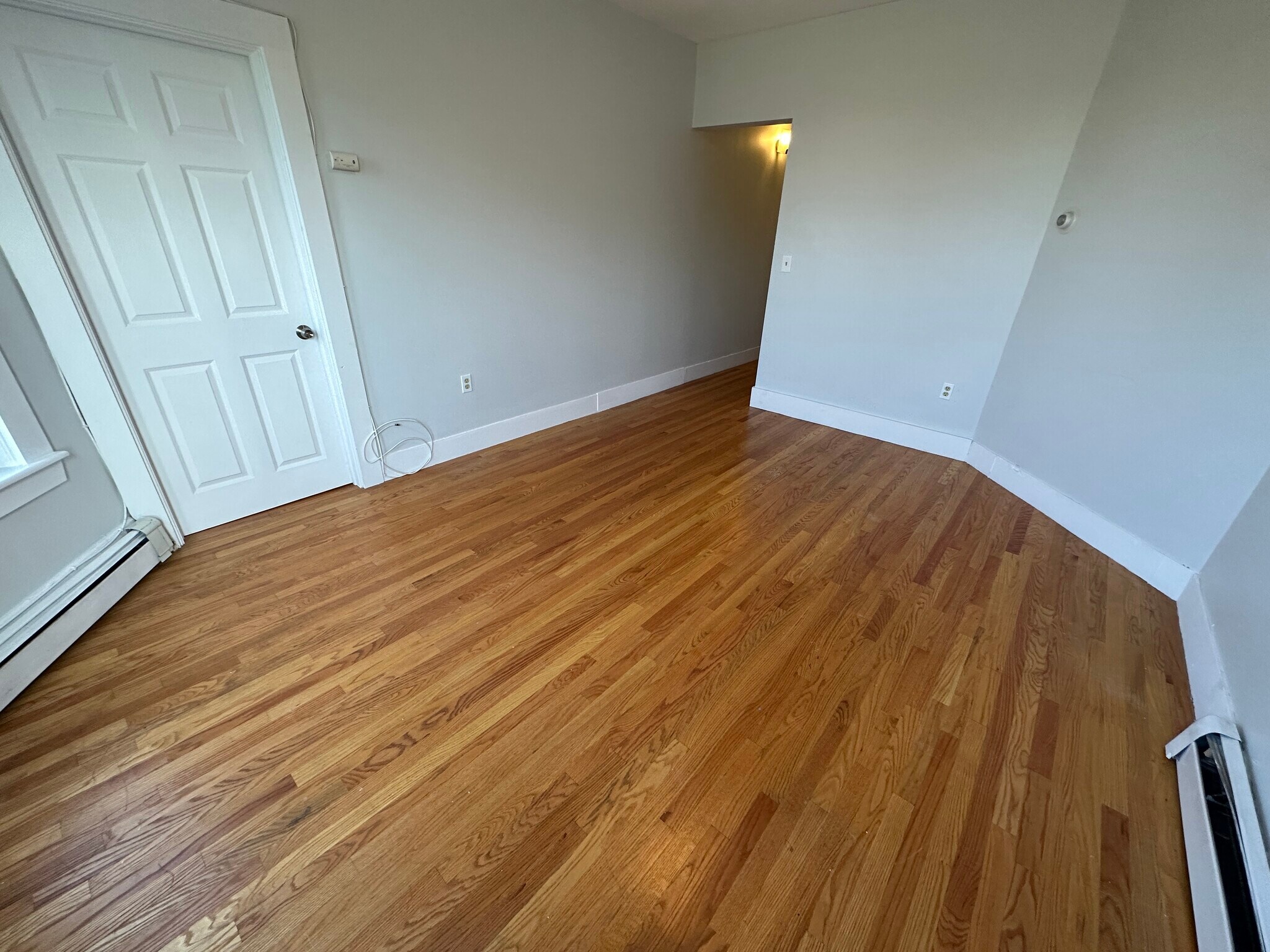 Building Photo - 857 E 1st St