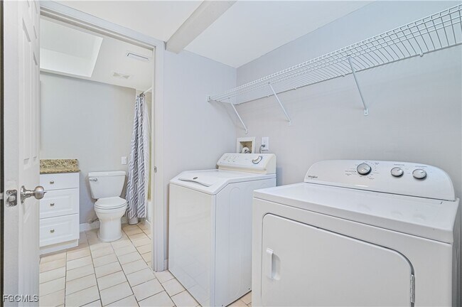 Building Photo - 606 Gerald Ave