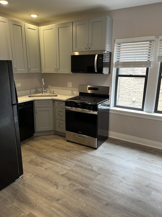 Building Photo - 6752 S Michigan Ave