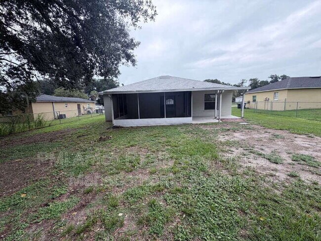Building Photo - 3670 Country Ln