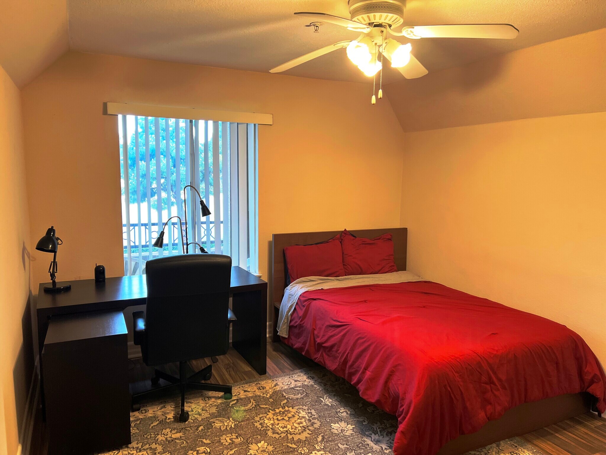 Building Photo - 8889 Caminito Plz