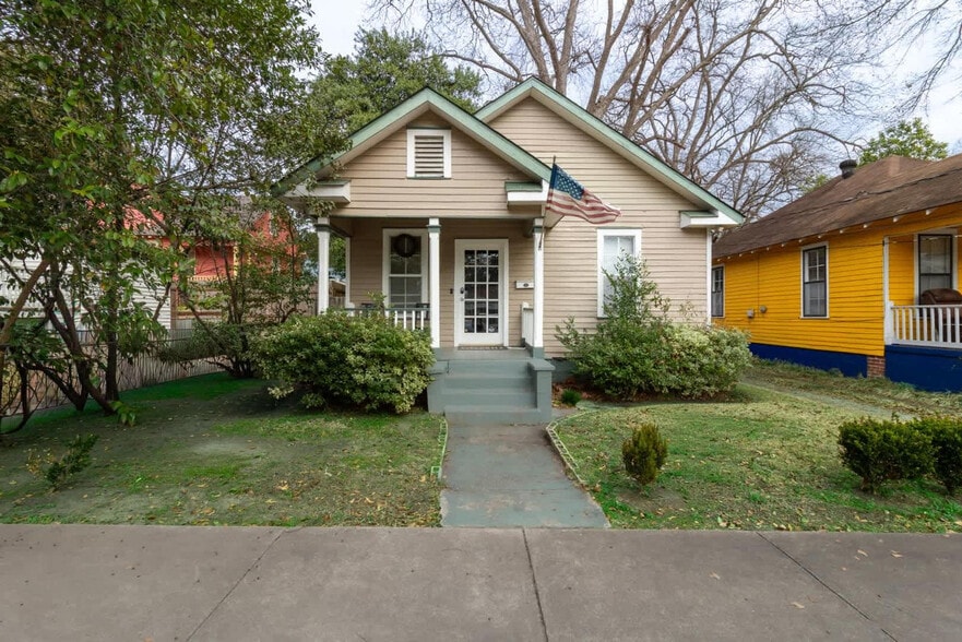 Building Photo - 438 1st Ave