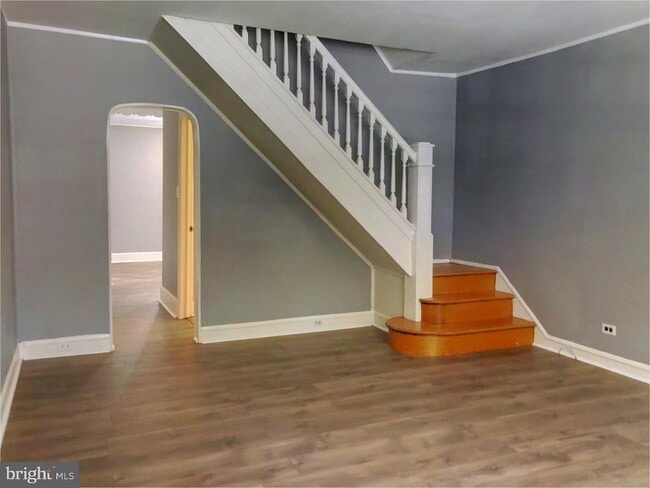 Building Photo - 306 Leverington Ave