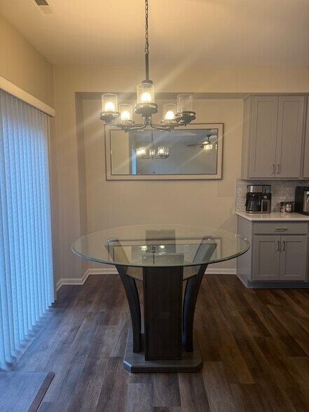 Building Photo - 8692 Pioneer St