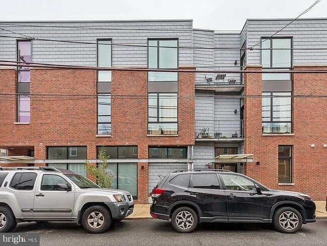 Building Photo - 820 E Thompson St