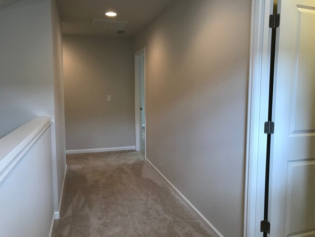 Building Photo - BRAND NEW HOME! Within 5 Minutes of Three ...