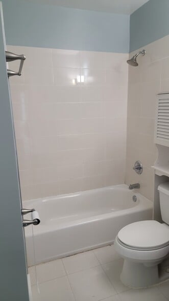 Hallway Bathroom - 440 Rhode Island Ave NW