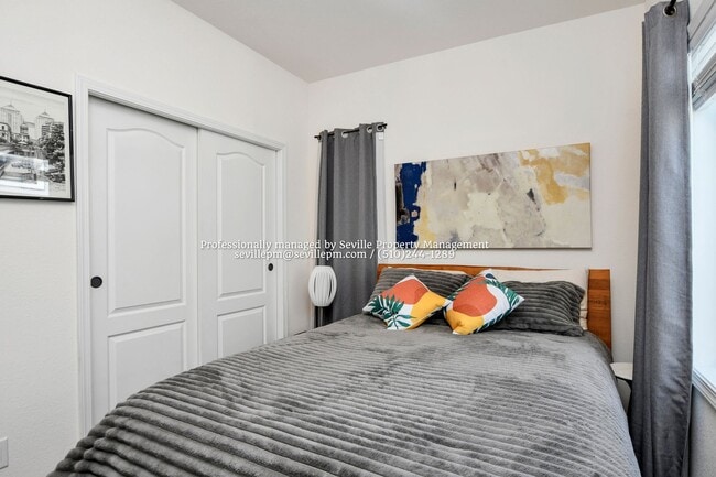 Building Photo - NEWER 2 BR/1 BA detached 1-story unit available soon@