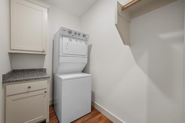 Building Photo - 506 E Kimball St