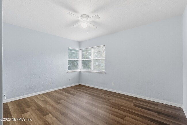 Building Photo - 6167 Fordham Cir E