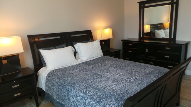 Building Photo - 610 Clematis St