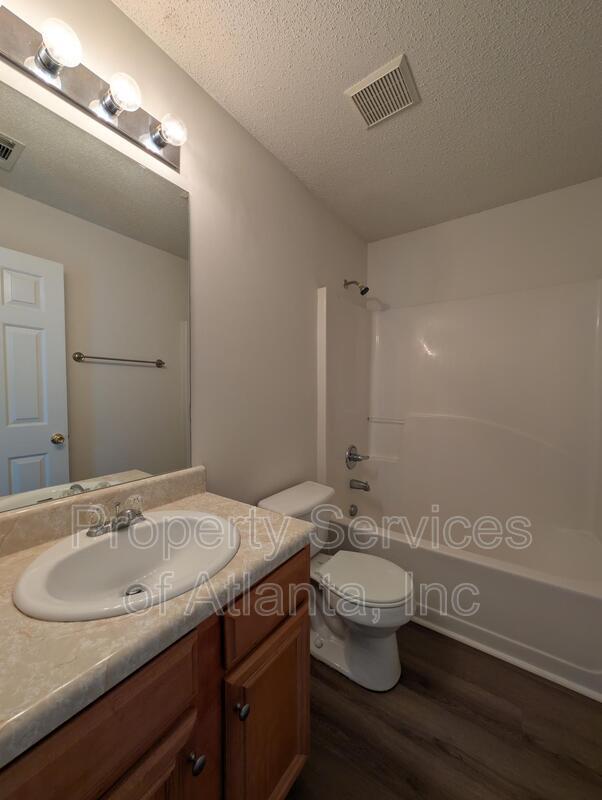 Building Photo - 2047 Mulberry Ln
