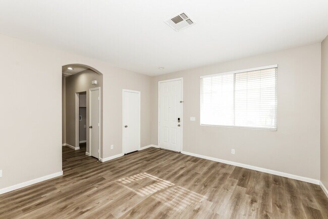 Building Photo - 9782 Vista Crest Ave