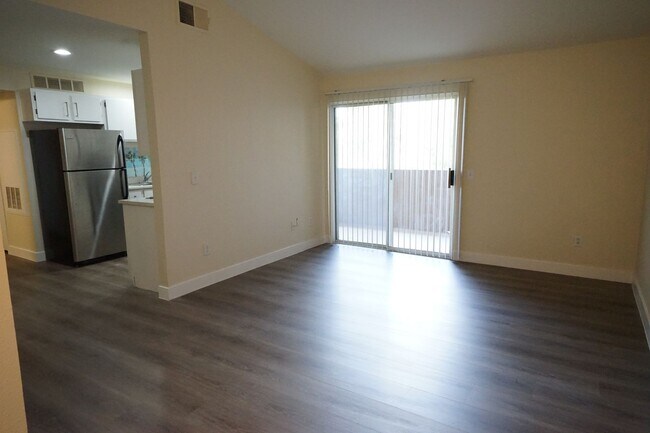 Building Photo - 231 W Horizon Ridge Pkwy