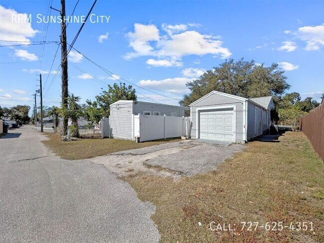 Building Photo - 5408 5th Ave N