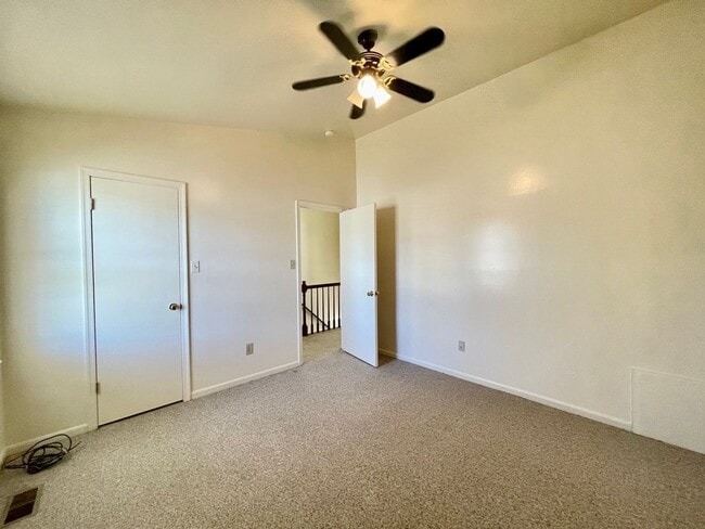 Building Photo - 1619 Autumn Dr