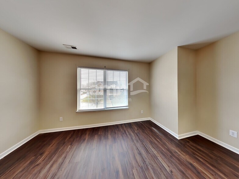 Building Photo - 2 Hidden Meadow Ct