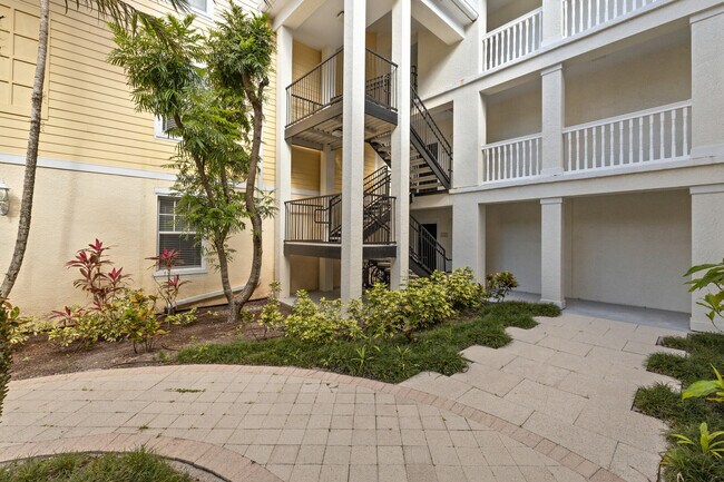 Building Photo - 225 Murcia Dr