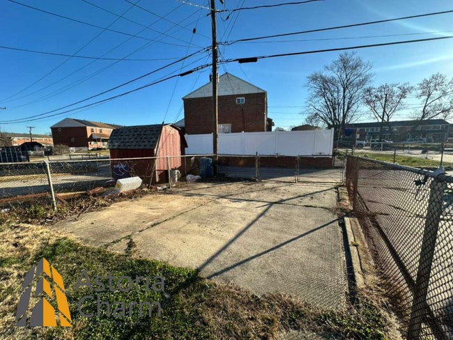 Building Photo - 3 Bedroom County Home with Finished Basement and Parking Pad