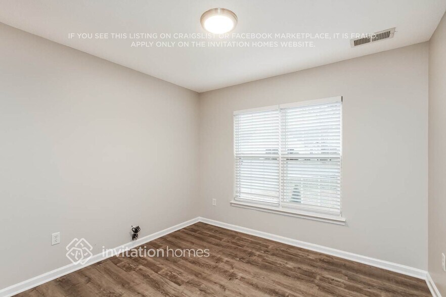 Building Photo - 128 Hampshire Dr