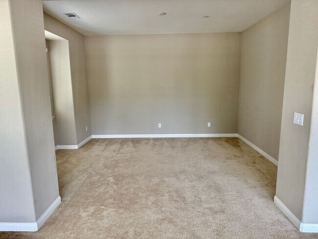 Building Photo - Executive Home in Temecula