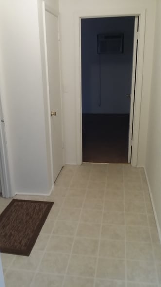 Building Photo - 420a Crout Rd