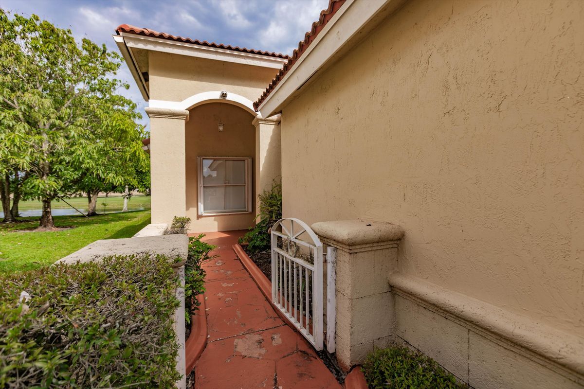 Building Photo - 6298 Harbour Chase Dr