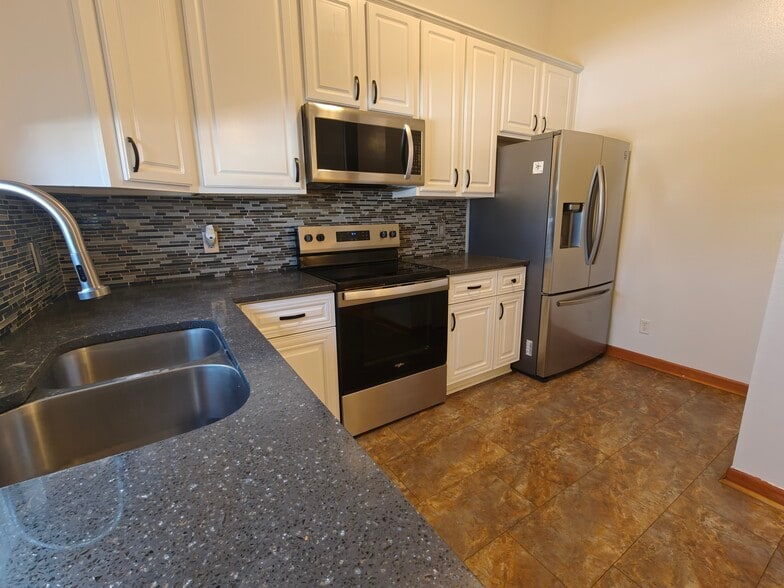 Building Photo - 7925 S 157th St