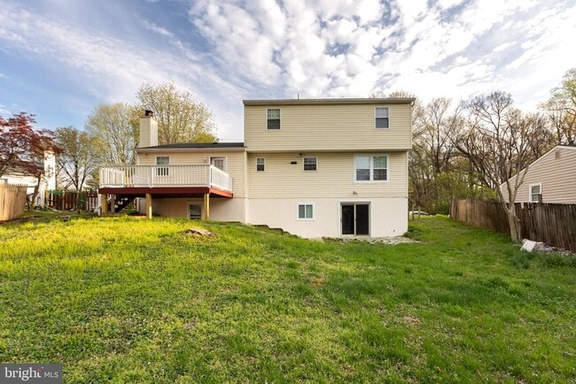 Building Photo - 9004 Roundleaf Way